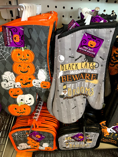 Dollar Store «Dollar Tree», reviews and photos, 1044 S Main St, Chelsea, MI 48118, USA