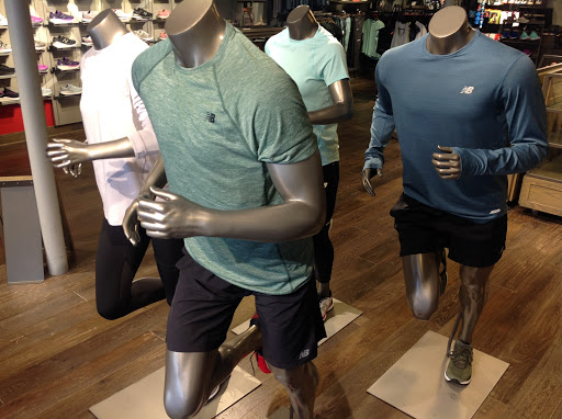 Shoe Store «New Balance Bellevue», reviews and photos, 823 Bellevue Way NE #100, Bellevue, WA 98004, USA