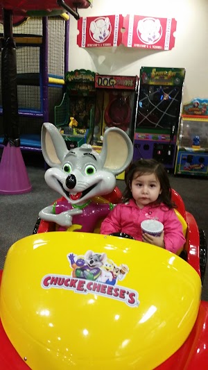 Chuck E. Cheese - photo 3