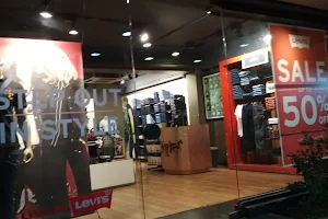 Levi's Exclusive Store image
