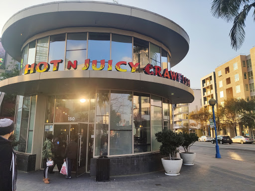Shopping Mall «West Hollywood Gateway», reviews and photos, 7100 California Route 2, Los Angeles, CA 90046, USA