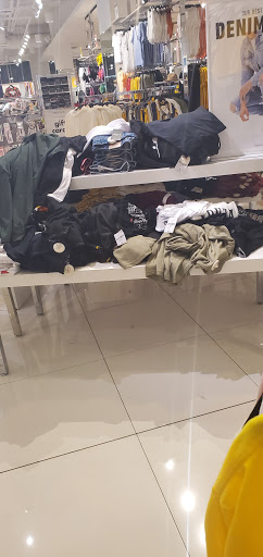 Clothing Store «Forever 21», reviews and photos, 5668 Bay St, Emeryville, CA 94608, USA