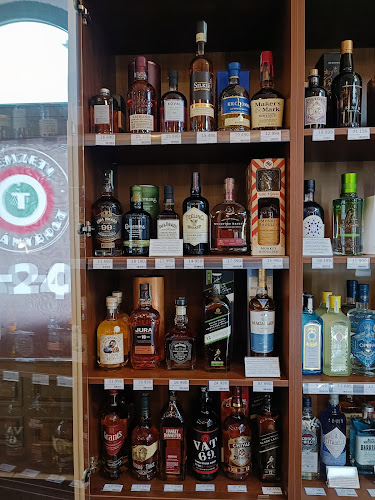 Comentarii opinii despre Nemzeti Dohánybolt - Baja, Eötvös (sétáló) utca