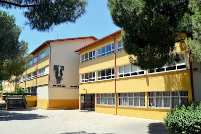İzmir Menderes Şehit Mehmet Kıvık Anadolu Lisesi