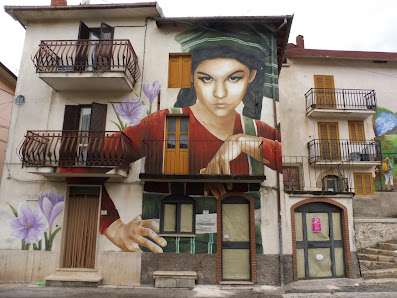 Murales Sante Marie Questo murales è in, Piazza Aldo Moro, 4, 67067 Sante Marie AQ, Italia