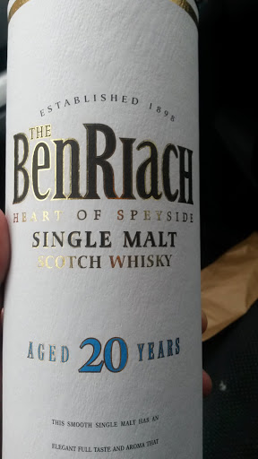 Liquor Store «Hills Fine Wine & Spirits», reviews and photos, 41 W Long Lake Rd, Bloomfield Hills, MI 48304, USA