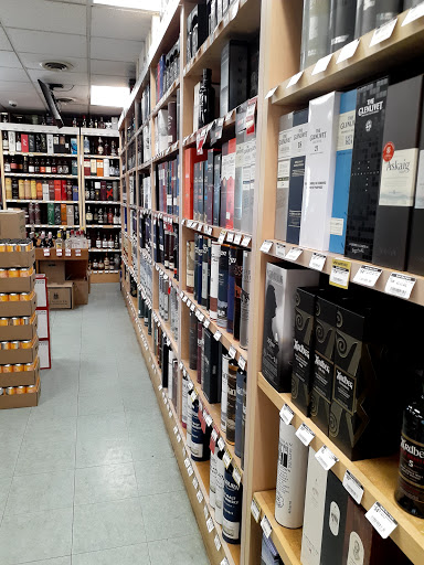 Wine Store «Norfolk Wine & Spirits», reviews and photos, 206 Dedham St, Norfolk, MA 02056, USA