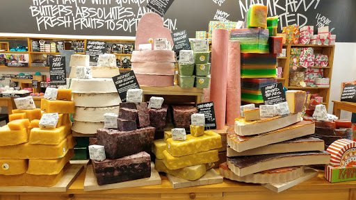 Cosmetics Store «Lush», reviews and photos, 125 Westchester Ave, White Plains, NY 10601, USA