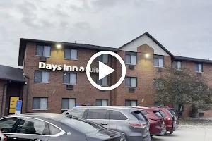 Days Inn & Suites by Wyndham Des Moines Airport image