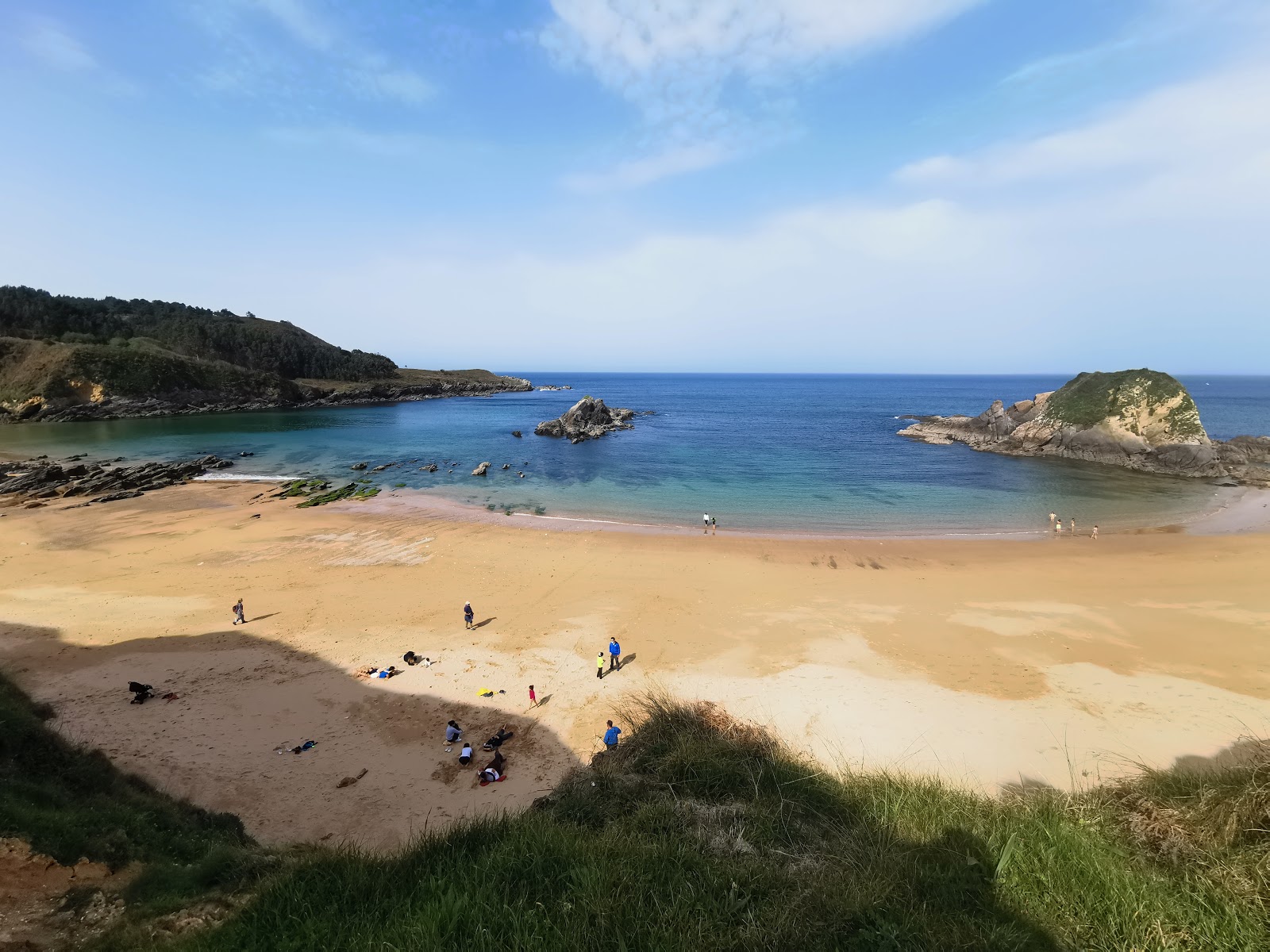 Foto de Praia de San Roman com alto nível de limpeza