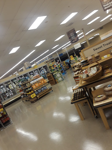 Grocery Store «Food Lion», reviews and photos, 980 Kildaire Farm Rd, Cary, NC 27511, USA