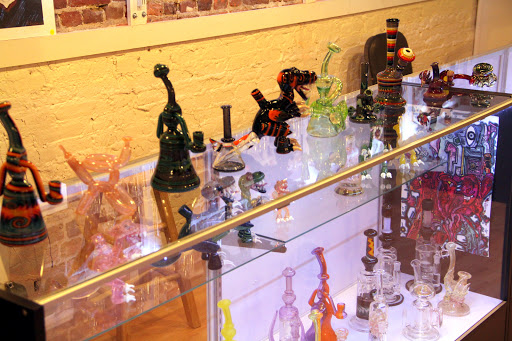 Glass Blower «Blue Dog Smoke Shop», reviews and photos, 802 Granby St, Norfolk, VA 23510, USA