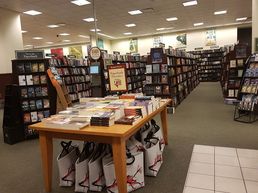 Book Store «Barnes & Noble», reviews and photos, 3111 W Chandler Blvd, Chandler, AZ 85226, USA