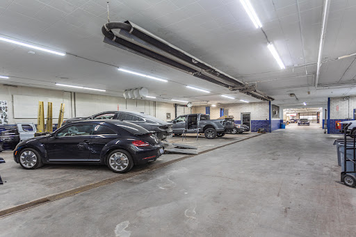 Mechanic «METROTECH COLLISION», reviews and photos, 1301 Michigan Ave, Detroit, MI 48226, USA