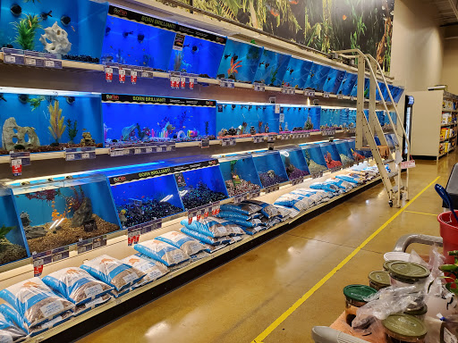 Pet Supply Store «PetSmart», reviews and photos, 976 IL-59, Aurora, IL 60504, USA