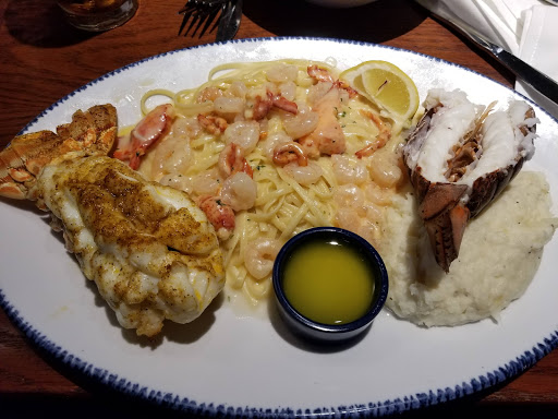 Shopping Mall «Midway Shopping Center», reviews and photos, 1001 Central Park Ave, Scarsdale, NY 10583, USA