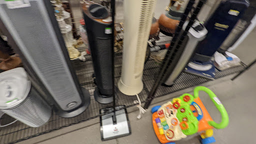 Thrift Store «Cotton & Greenway Goodwill Retail Store & Donation Center», reviews and photos, 15190 N Cotton Ln, Surprise, AZ 85388, USA