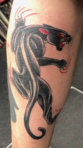 Tattoo Shop «Nine Lives Tattoo», reviews and photos, 61 N Holladay Dr, Seaside, OR 97138, USA