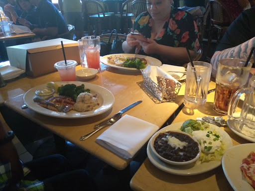 Restaurant «The Cheesecake Factory», reviews and photos, 2402 East Camelback, Phoenix, AZ 85016, USA