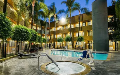Travelodge by Wyndham Commerce Los Angeles Area image
