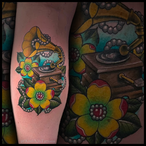 Tattoo Shop «Toledo Tattoo Co», reviews and photos, 5013 Summit St, Toledo, OH 43611, USA