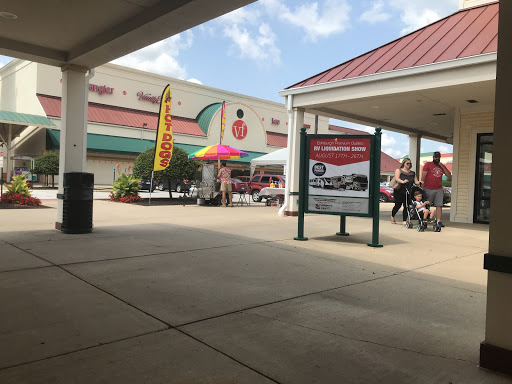 Shopping Mall «Edinburgh Premium Outlets», reviews and photos, 11622 NE Executive Dr, Edinburgh, IN 46124, USA