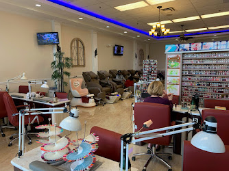 Royal Nails & Spa Salon