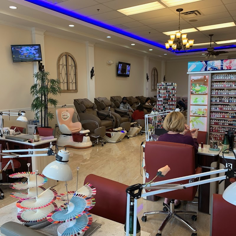 Royal Nails & Spa Salon