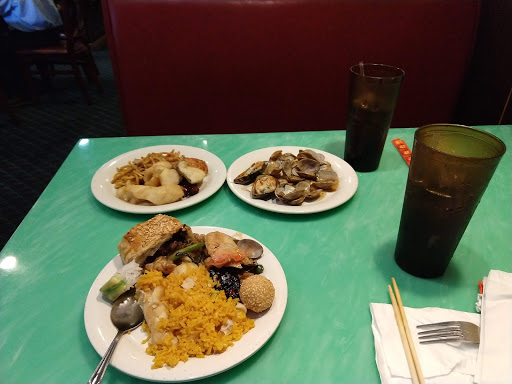 Shopping Mall «Golden Acres Shopping Center», reviews and photos, Oak Tree, South Plainfield, NJ 07080, USA