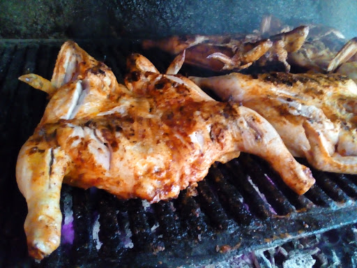 Carne y pollo asado san juan