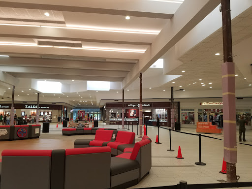 Shopping Mall «College Mall», reviews and photos, 2894 E 3rd St, Bloomington, IN 47401, USA