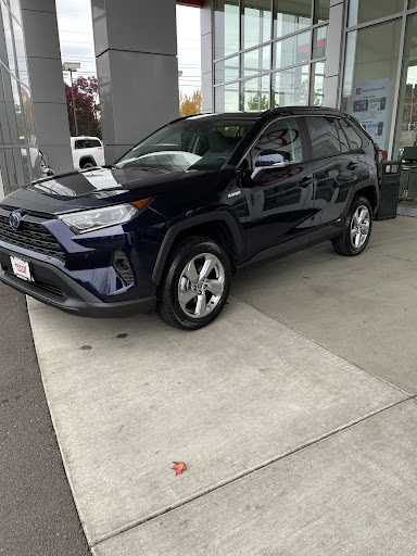 Toyota Dealer «Lithia Toyota of Springfield», reviews and photos, 163 S 9th St, Springfield, OR 97477, USA