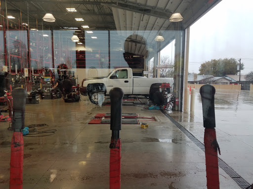 Tire Shop «Discount Tire Store - Watauga, TX», reviews and photos, 6325 Rufe Snow Dr, Watauga, TX 76148, USA