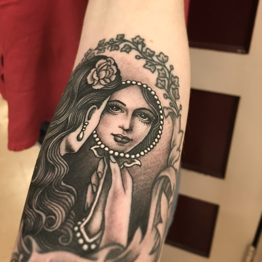 Tattoo Shop «Classic Tattoo Parlor», reviews and photos, 521 N Harbor Blvd, Fullerton, CA 92832, USA