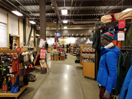 Camping Store «REI», reviews and photos, 7777 Edinger Ave #138, Huntington Beach, CA 92647, USA