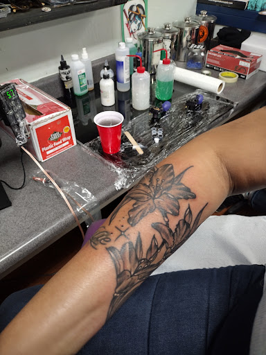 Tattoo Shop «Gold Coast Tattoo Studio», reviews and photos, 639 Lighthouse Ave, Monterey, CA 93940, USA