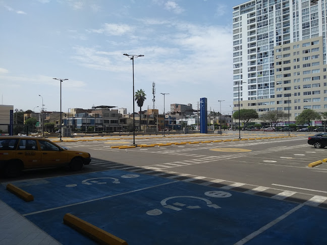 Estacionamiento Los Portales - Plaza Santa Catalina