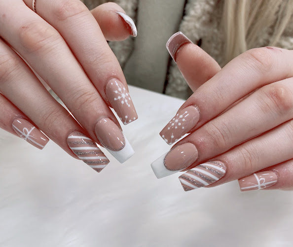 Reviews of Hollywood Nails in Stoke-on-Trent - Beauty salon