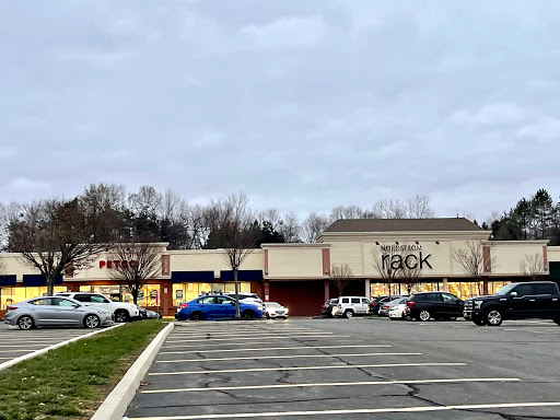 Department Store «Nordstrom Rack West Farm Shopping Center», reviews and photos, 1600 SE Rd, Farmington, CT 06032, USA
