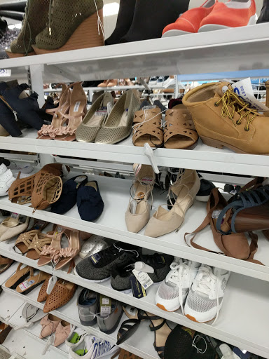 Clothing Store «Ross Dress for Less», reviews and photos, 2150 Southgate Rd, Colorado Springs, CO 80906, USA