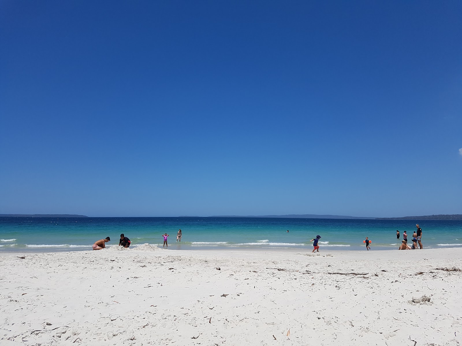 Callala Beach的照片 带有碧绿色纯水表面