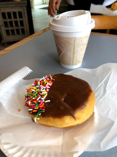Bakery «Country Kitchen Donuts and Coffee», reviews and photos, 745 Main St, Walpole, MA 02081, USA