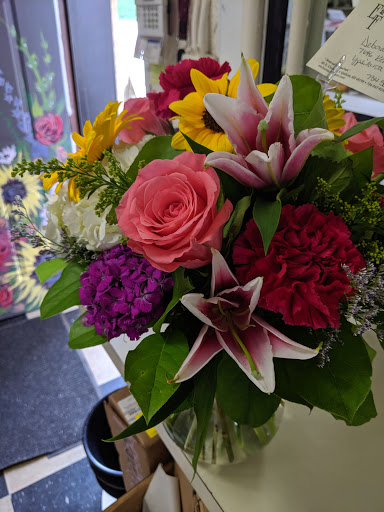 Florist «Enchanted Florist of Ypsilanti MI», reviews and photos, 46 E Cross St, Ypsilanti, MI 48198, USA