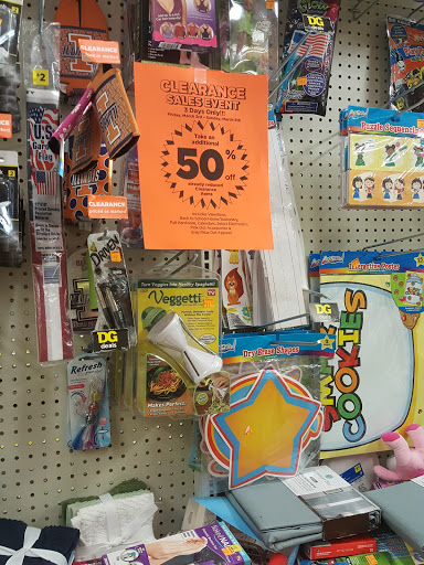 Discount Store «Dollar General», reviews and photos, 1261 N Lake St, Aurora, IL 60506, USA