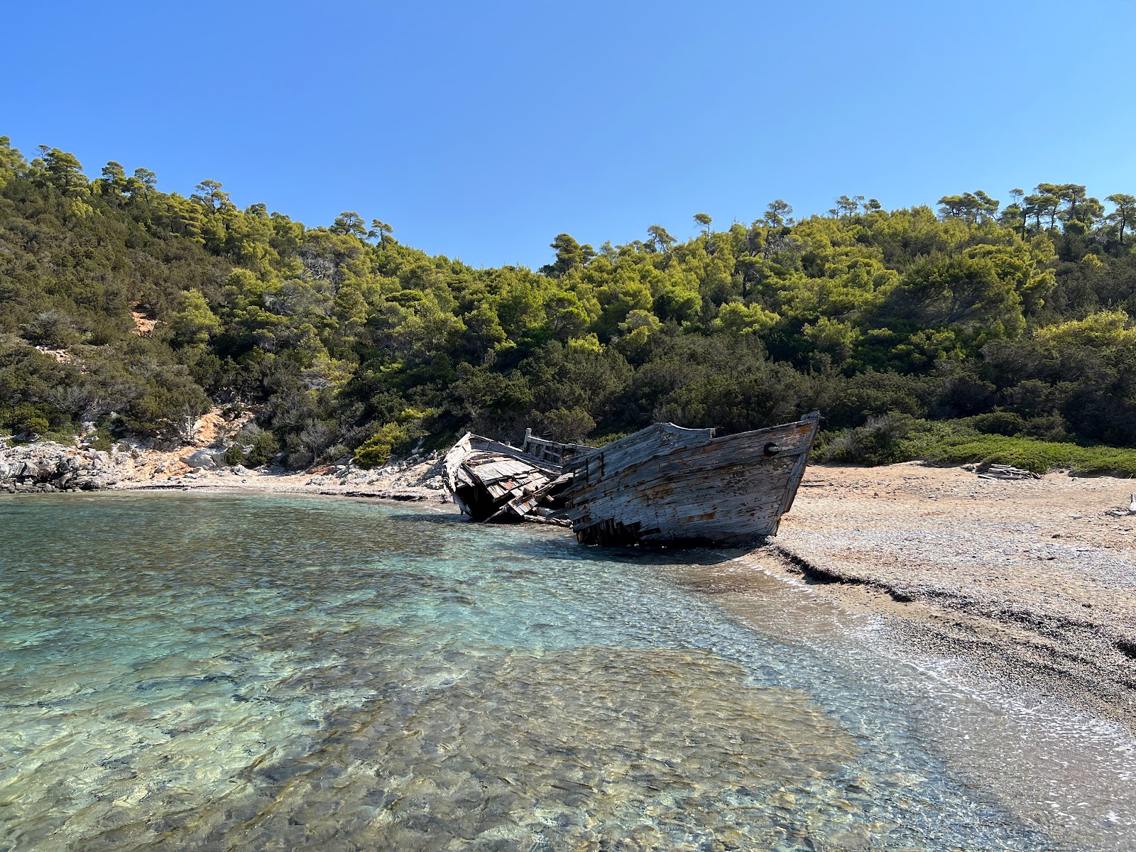 Foto von Agalipa Shipwreck Beach, Skyros befindet sich in natürlicher umgebung