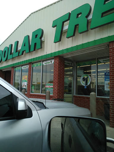 Dollar Store «Dollar Tree», reviews and photos, 116 Dixon Dr, Devine, TX 78016, USA