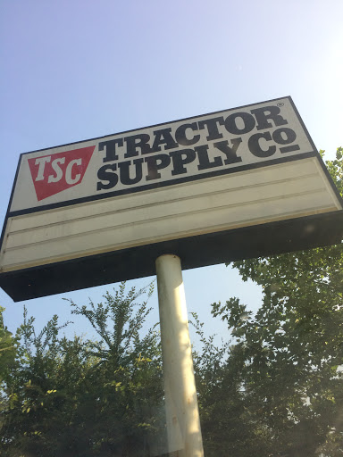 Home Improvement Store «Tractor Supply Co.», reviews and photos, 10161 Lochridge Blvd, Covington, GA 30014, USA