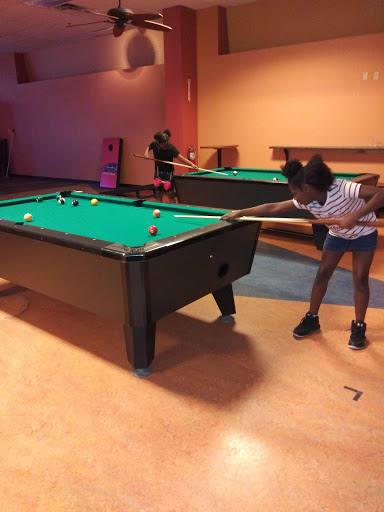 Bowling Alley «Executive Strike & Spare Family Fun Center», reviews and photos, 911 Phillips Ln, Louisville, KY 40209, USA