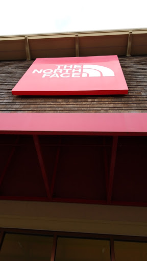 Clothing Store «The North Face», reviews and photos, 1001 N Arney Rd Ste 900, Woodburn, OR 97071, USA