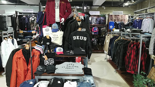 Stores to buy men's shirts Tokyo